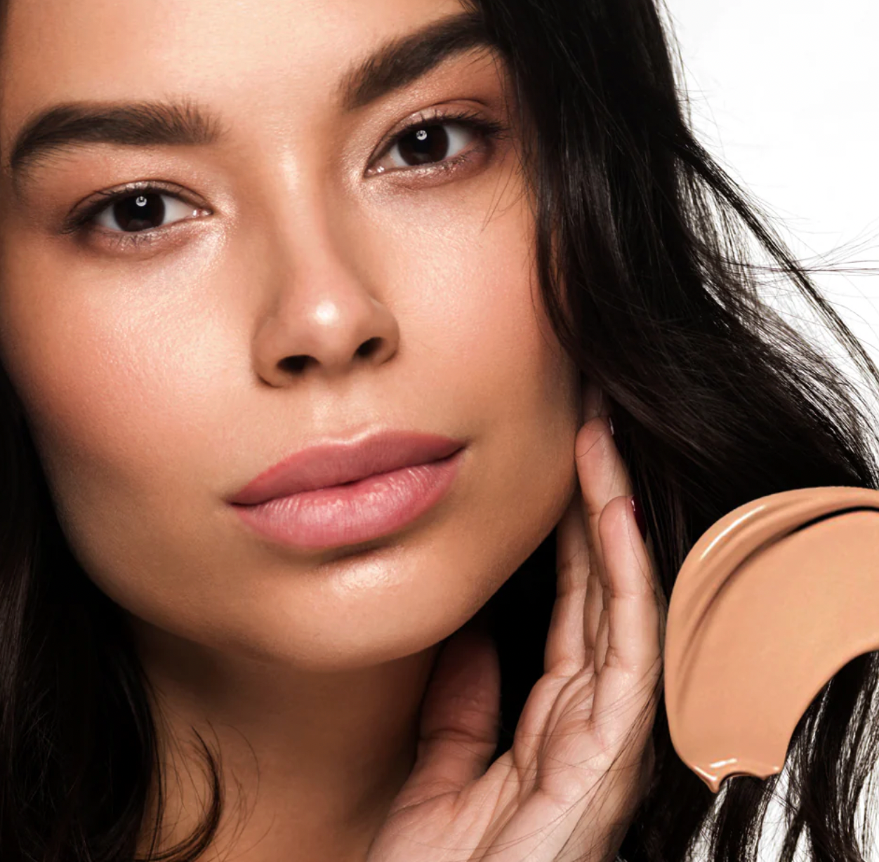 Cailyn BB Foundation Glow Finish -Adenosine and vitamin E